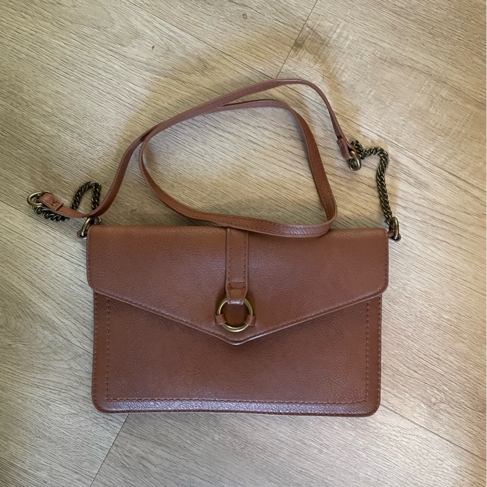 Universal Thread Tan Clutch